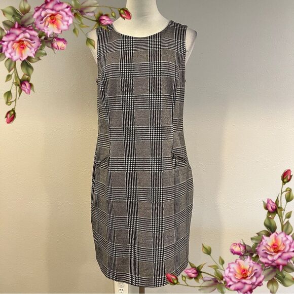 Sleeveless Black and White houndstooth Plaid print knee length Dress - Picture 1 of 12